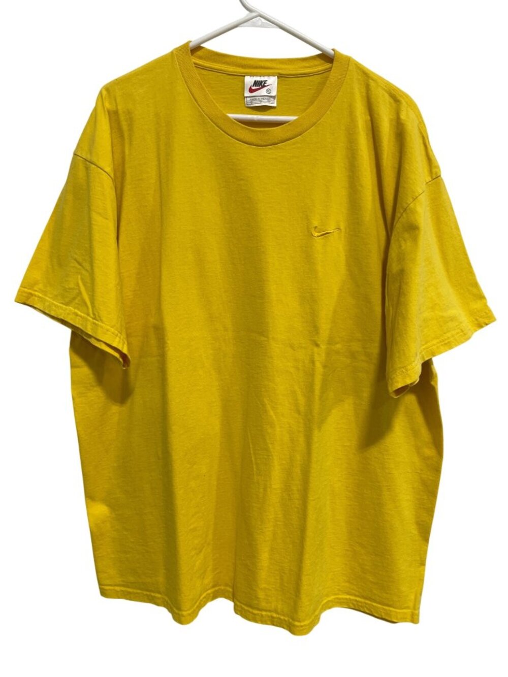 Nike Athletic Tee XL Crewneck Short Sleeve Embroidered Swoosh Top Yellow Cotton